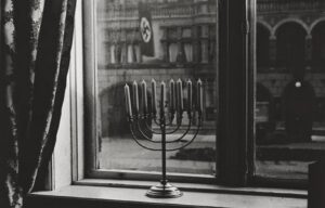 19germany-menorah-1-3f5c-superJumbo 2