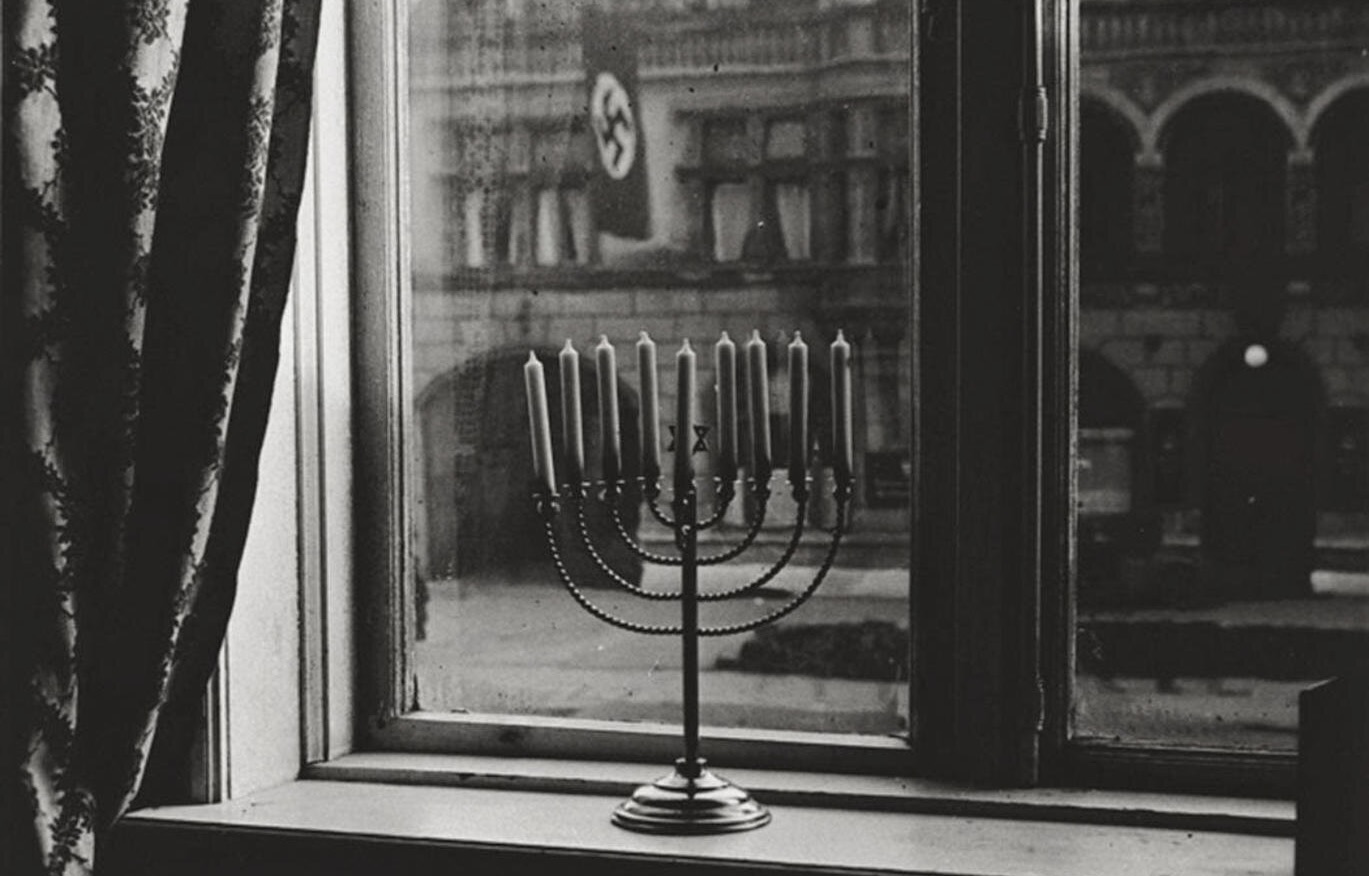 19germany-menorah-1-3f5c-superJumbo 2